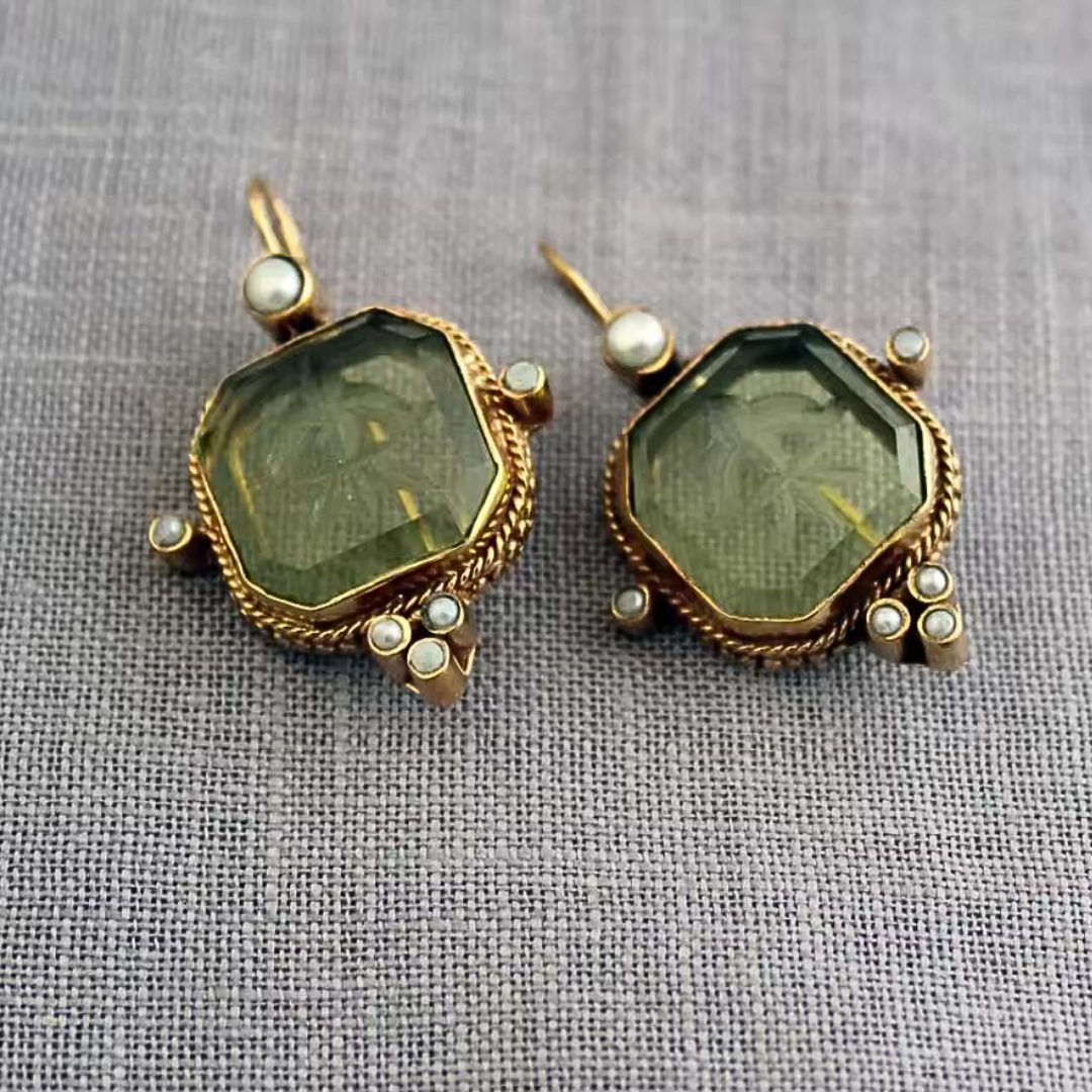 Maeble Vintage oorbellen met groene steen en parel I Laatste dag 80% korting!