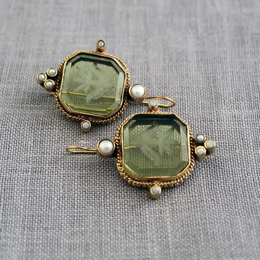 Maeble Vintage oorbellen met groene steen en parel I Laatste dag 80% korting!