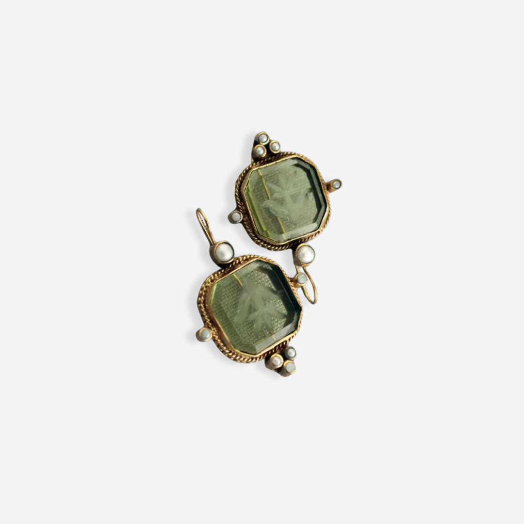 Maeble Vintage oorbellen met groene steen en parel I Laatste dag 80% korting!