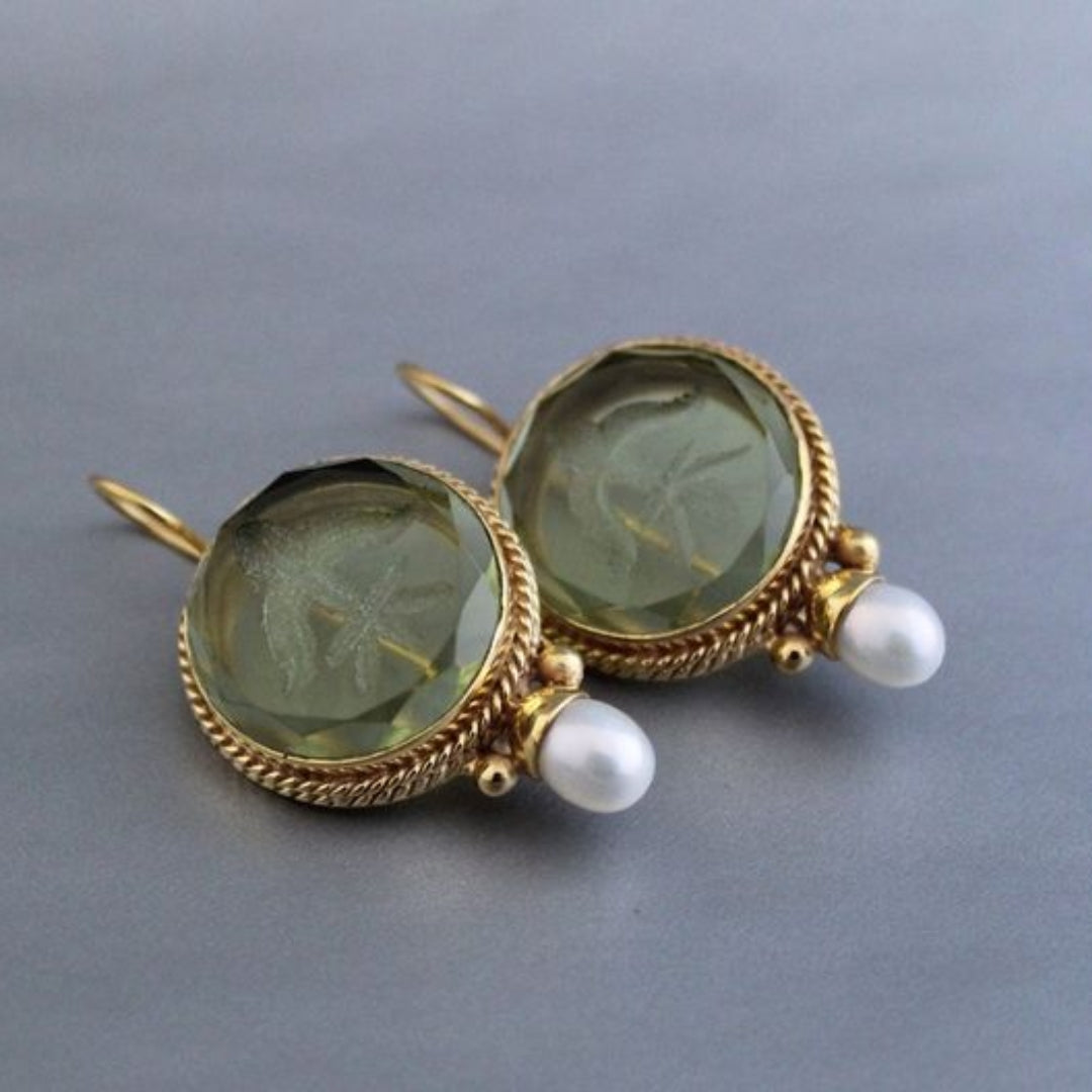Penelope Vintage oorbellen met groene steen en parel I Laatste dag 80% korting!