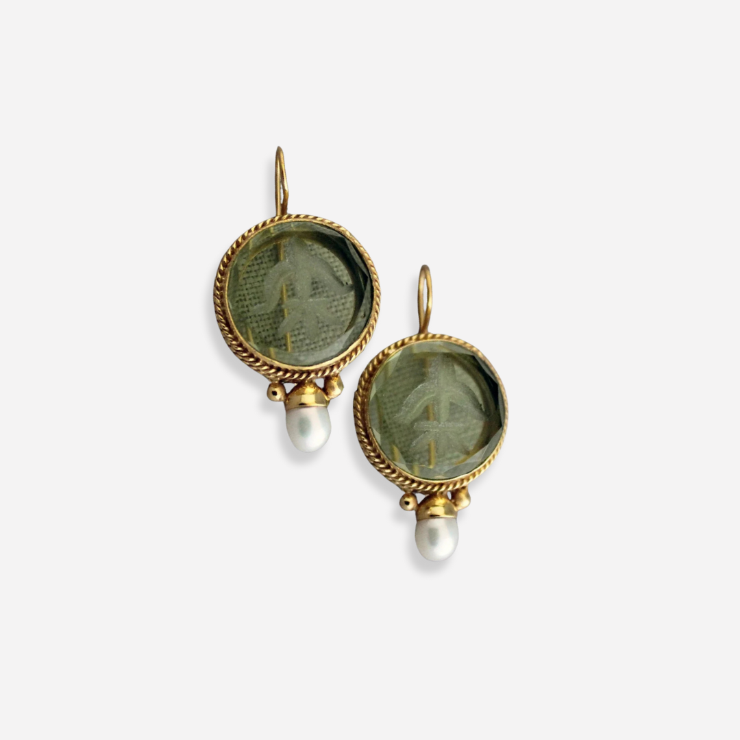 Penelope Vintage oorbellen met groene steen en parel I Laatste dag 80% korting!